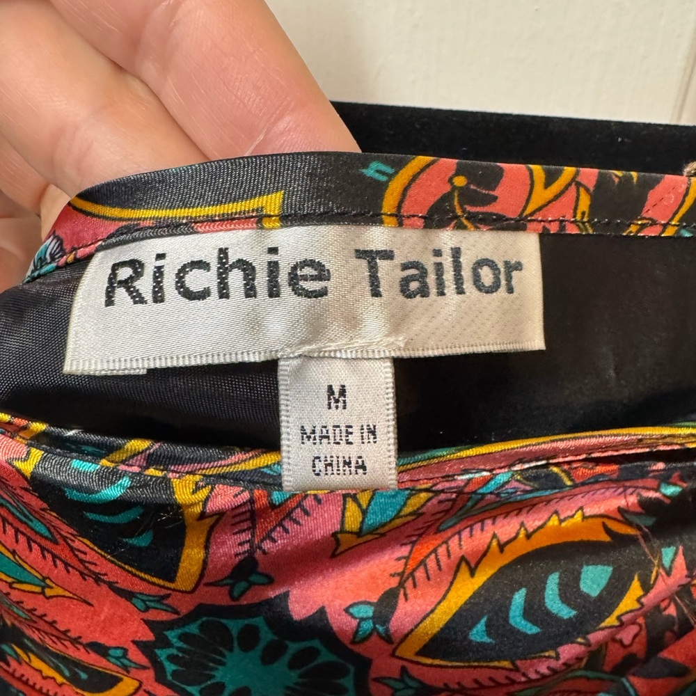 Vibrant Paisley Silk Wrap Skirt - Picture 3 of 3